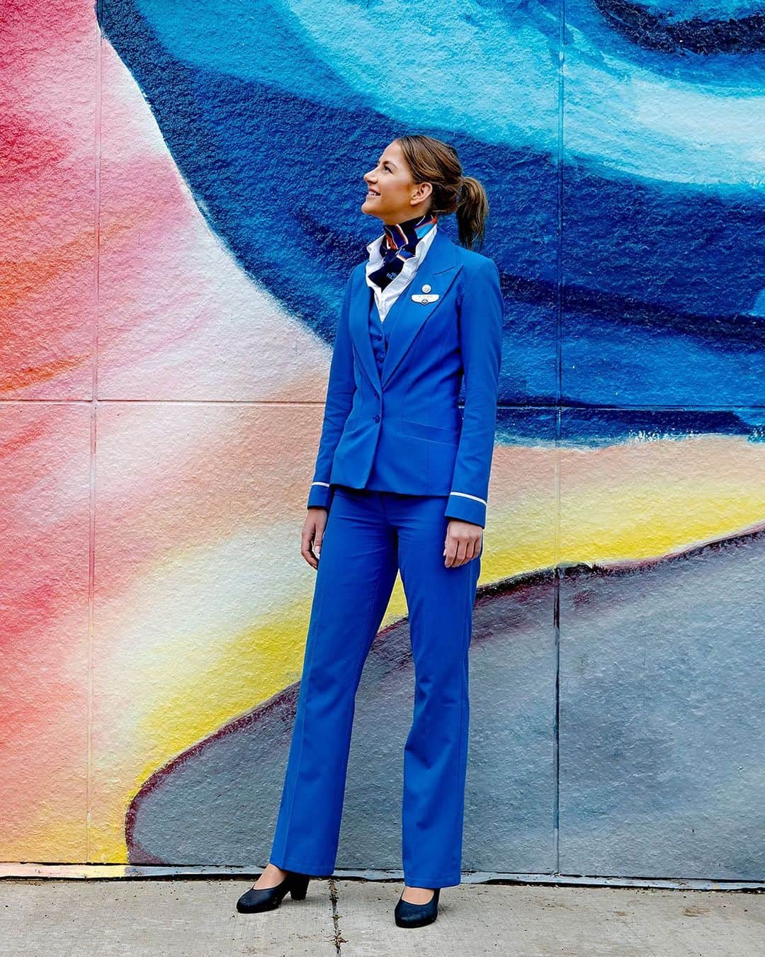 KLMオランダ航空さんのインスタグラム写真 - (KLMオランダ航空Instagram)「100 years in, KLM has seen many changes. See how our Cabin Attendant uniform has evolved over time in our stories! #KLM #FlyKLM #RoyalDutchAirlines」1月29日 23時27分 - klm