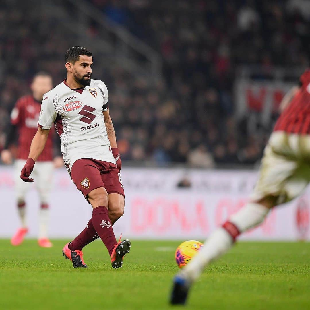 トマス・リンコンさんのインスタグラム写真 - (トマス・リンコンInstagram)「Full-time Milán vs Torino 4-2 #CoppaItalia "Todo lo negativo (presión, desafíos) es toda una oportunidad para mí de levantarme". Mamba motivation 🙏🏼」1月29日 23時47分 - tomasrincon8