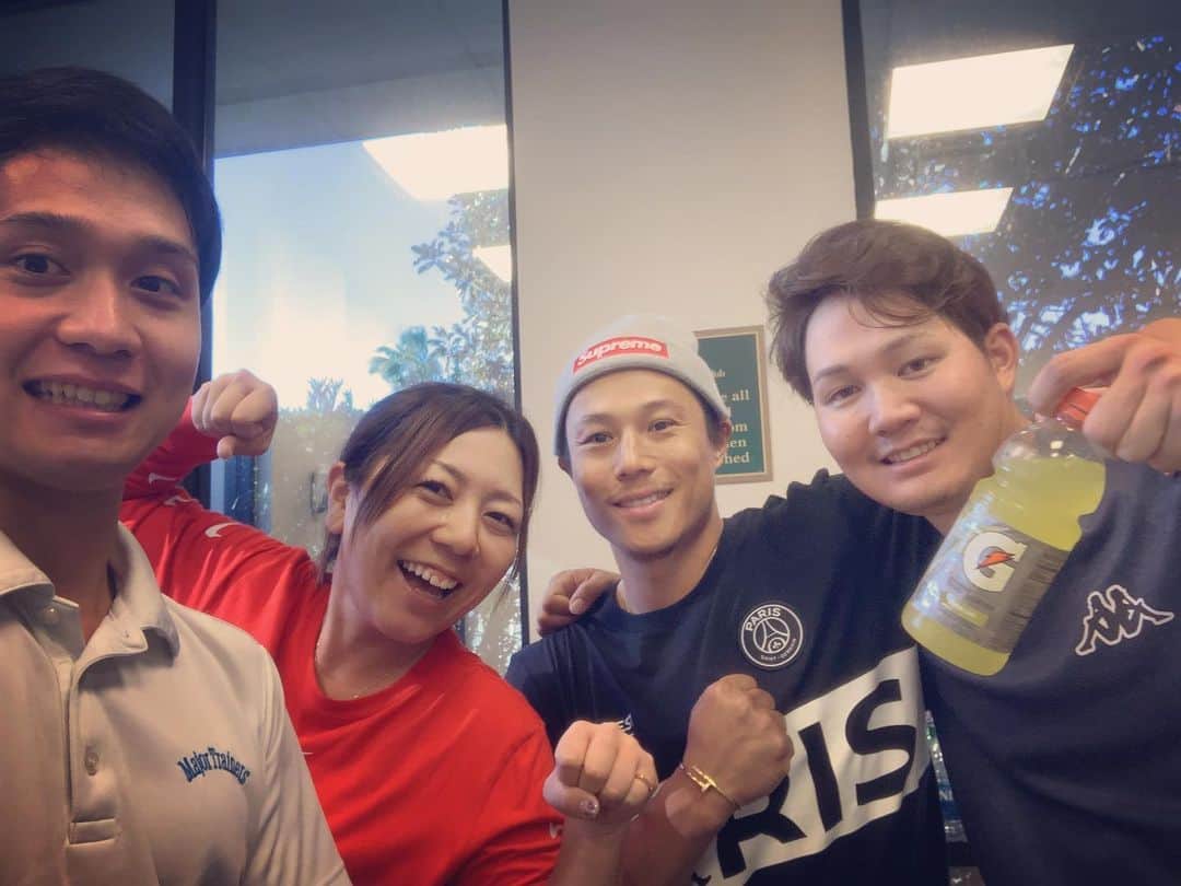 宮里美香のインスタグラム：「*** トレーナーさんとのフロリダ合宿が終わりました！ あっという間の10日間だったな✨ しっかり筋肉痛してます。笑 . リョウスケさん、 ケアをしてくれた竹田くん、 ありがとうございました！ . 明日からは、練習🏌️‍♀️⛳️をメインに引き続き頑張ります😎💪 . #florida #trainingcamp  #フロリダ合宿  #今年もありがとうございました #毎日充実してます #引き続き頑張ります💪」