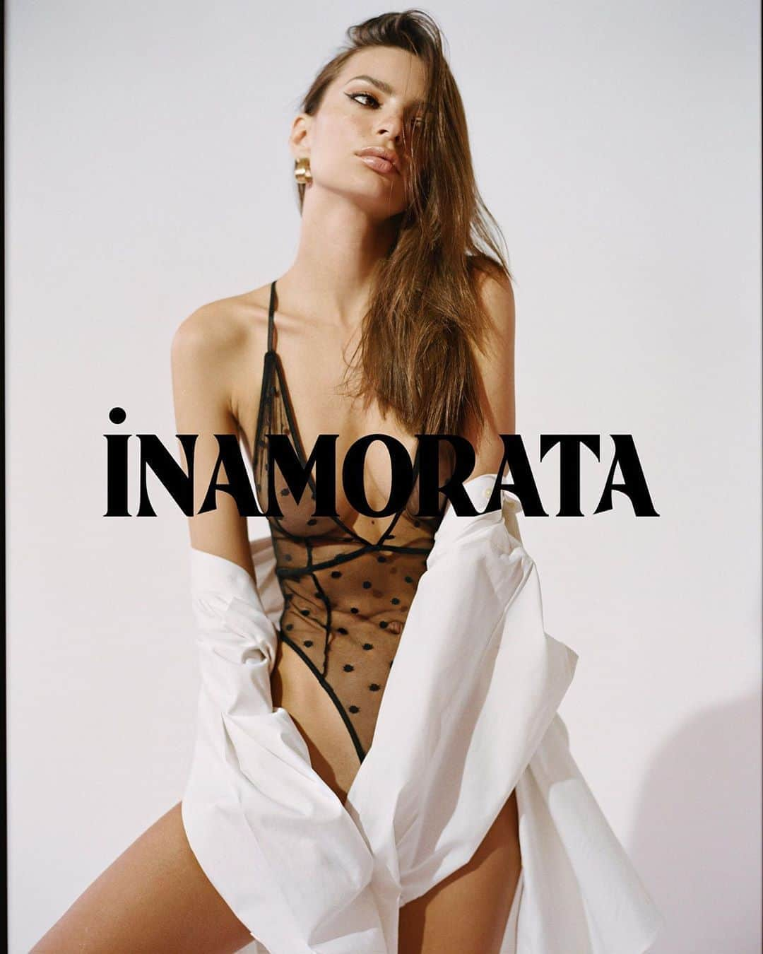 エミリー・ラタコウスキーさんのインスタグラム写真 - (エミリー・ラタコウスキーInstagram)「New look, new lingerie. Tomorrow @inamoratawoman」1月29日 23時54分 - emrata