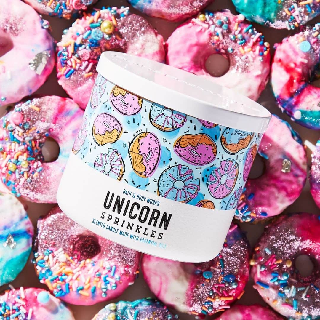 Bath & Body Worksさんのインスタグラム写真 - (Bath & Body WorksInstagram)「Who says you can’t have sprinkles for breakfast?! Drop a 🦄 if you agree!」1月30日 0時00分 - bathandbodyworks