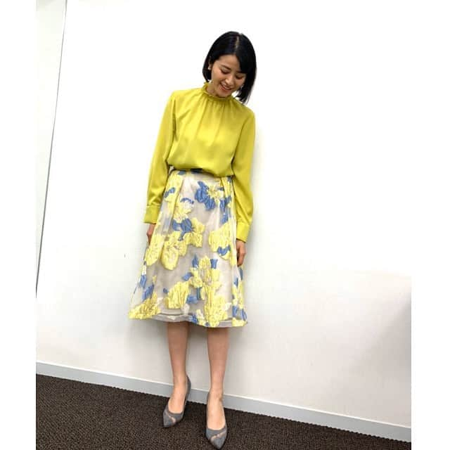 鈴木ちなみさんのインスタグラム写真 - (鈴木ちなみInstagram)「GN💫  skirt...@mercuryduo_com earrings...@threefourtime_official shoes...@locondo_official」1月30日 0時00分 - chinami_suzuki0926