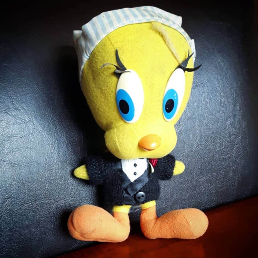 Little Yellow Birdさんのインスタグラム写真 - (Little Yellow BirdInstagram)「OMG!! OMG!!!! Maxi!!! @maxi_the_rabbit_ Thanks so much for your absolutely perfect, booze themed presents!! But the tuxedo is the best (pic2)!! I love it. LOVE IT!!! Perfect fit too! If I had pants I would be peeing them now. Thanks so muth sweety!!! It made my day. Hell, it made 2020😂😍😘 #littleyellowbird #tweety #tweetykweelapis #adventures #yellow #bird #mailcall #mail #post #delivery #presents #friends #tuxedo #chocolate #card #gifts #iloveit #thanks #perfect #stuffedanimalsofinstagram #plushiesofinstagram」1月30日 0時02分 - tweetykweelapis