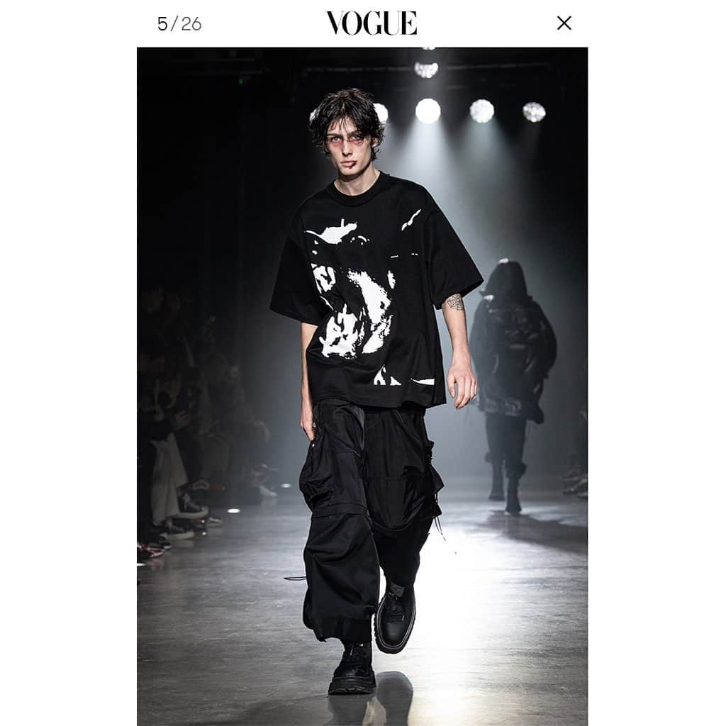 タトラスさんのインスタグラム写真 - (タトラスInstagram)「All looks now on @VogueParis⁠⠀ #SoFarSoGood #TatrasxRiotHill #FW20⁠⠀ _____⁠⠀ #TatrasOfficial #Tatras #RiotHill #PFW #Vogue #VogueParis #parisfashionweek #mensfashionshow  #fashionweek #palaisdetokyo #fashionshow #paris #homme #automnehiver #fw2020 #streetwear  #downjackets #pufferjacket #wintercoats #winterfashion #winterjackets #mensfashionstyle #mensfashions」1月30日 0時15分 - tatras_official