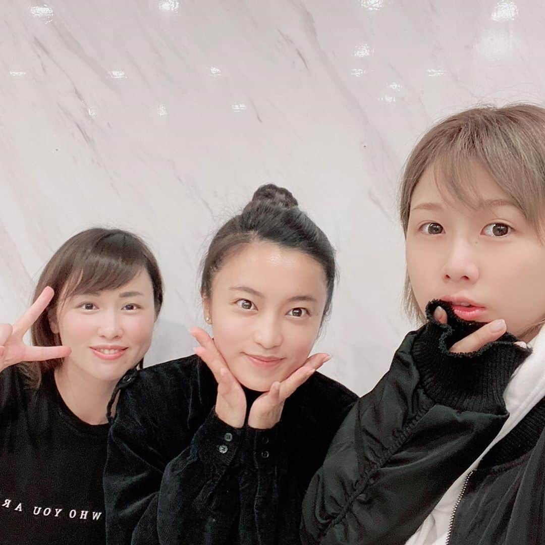 小島瑠璃子さんのインスタグラム写真 - (小島瑠璃子Instagram)「❤️ プロテインごくごく。 しーちゃん静華さんありがとう✨ ダブルしずか✌🏻 トレーニング頑張ります！ 食事の事も沢山教えて頂き タンパク質食べまくり生活！ グラビア楽しみにしててね✨」1月30日 0時23分 - ruriko_kojima