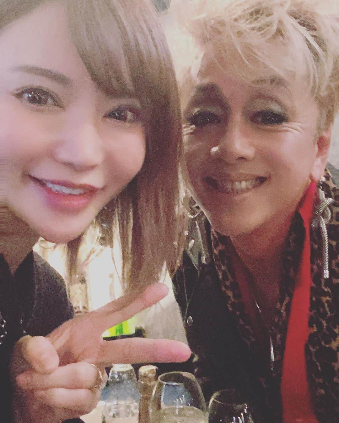 里美ゆりあのインスタグラム：「六本木のママ🌼.* #覚えててくれて嬉しい #記憶力 #六本木 #また行きます #bar  #やりたい #出したい」