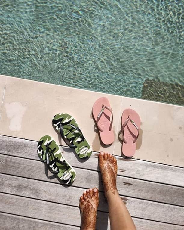 Havaianas Europeさんのインスタグラム写真 - (Havaianas EuropeInstagram)「Chillin' by the pool 💦 @sisibolatini #Maldives #Travelgram #LetsSummer」1月30日 1時02分 - havaianaseurope