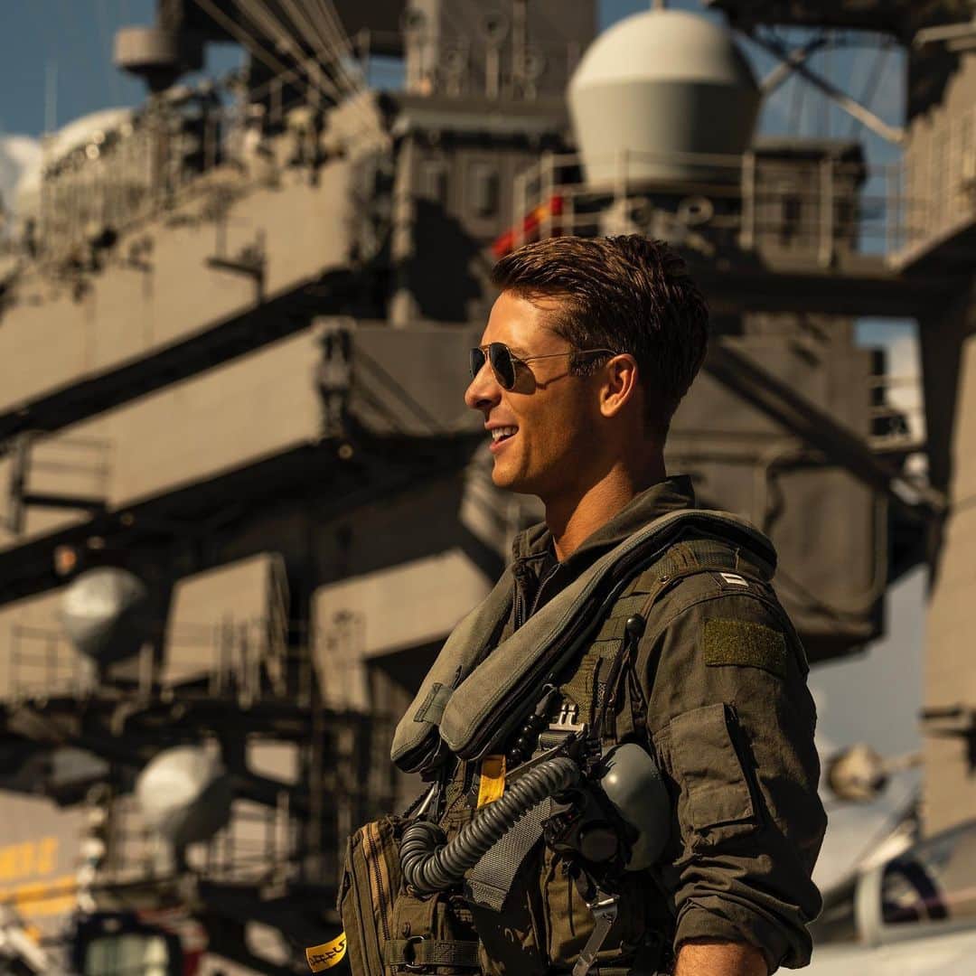 グレン・パウエルのインスタグラム：「H_NGM_N  #TopGun」