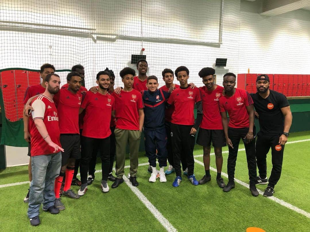 ルーカス・トレイラさんのインスタグラム写真 - (ルーカス・トレイラInstagram)「Great to visit the Community Hub at Emirates Stadium today and meet the guys on two of the many sessions Arsenal run. Good Work everyone! .  Buena visita al Community Hub en Emirates Stadium para conocer a los participantes de algunas de las muchas iniciativas organizadas por el Arsenal. ¡Gran trabajo! 🔴#LT11」1月30日 1時37分 - ltorreira34