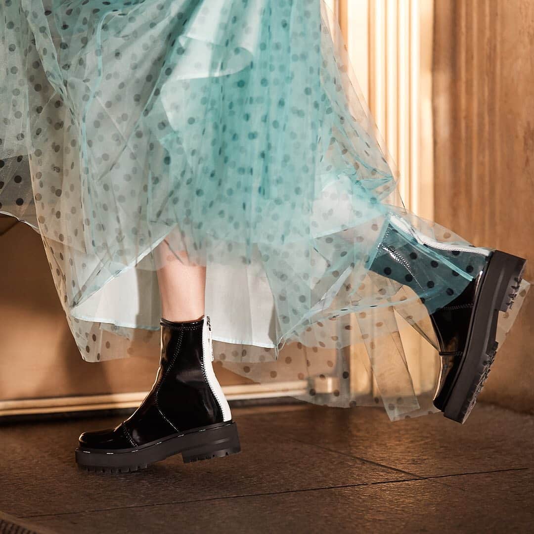 Saks Fifth Avenueさんのインスタグラム写真 - (Saks Fifth AvenueInstagram)「One boot is never enough. Swipe here for the latest styles from @prada, @miumiu and @fendi. #10022SHOE」1月30日 1時51分 - saks