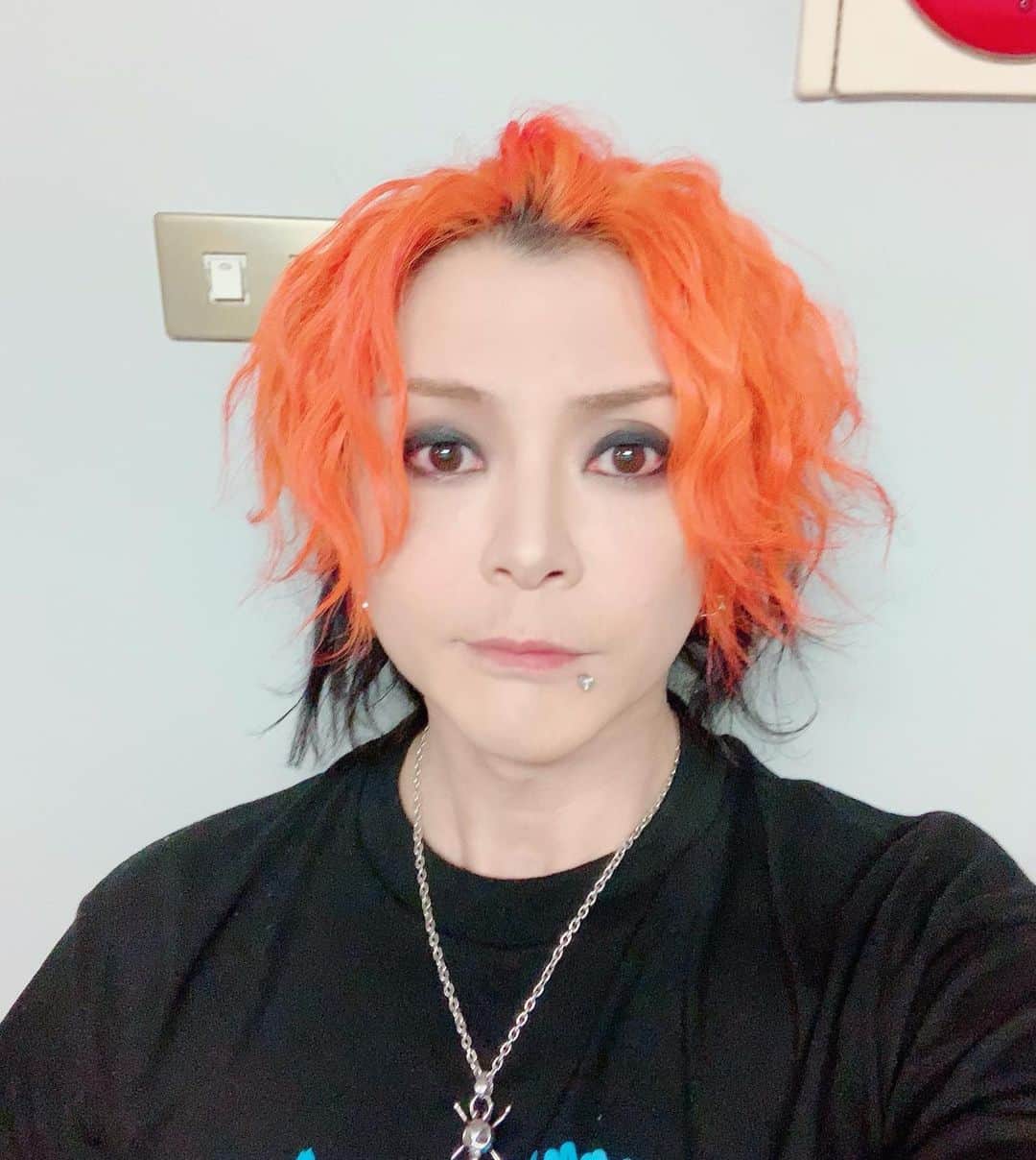 淳士さんのインスタグラム写真 - (淳士Instagram)「『ブルビエ88』O-WEST終了✨﻿ ﻿ ちょう楽しかったわマジ😆﻿ ﻿ 彩冷えるちょ〜好き😆﻿ ﻿ また演りたい👍﻿ ﻿ 来てくれたみんなありがとうらぶ‼️﻿ ﻿ #BULLZEICHEN88 #ブルハチ #彩冷える #る」1月30日 2時05分 - jz0330