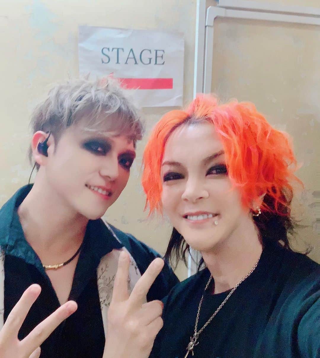 淳士さんのインスタグラム写真 - (淳士Instagram)「『ブルビエ88』O-WEST終了✨﻿ ﻿ ちょう楽しかったわマジ😆﻿ ﻿ 彩冷えるちょ〜好き😆﻿ ﻿ また演りたい👍﻿ ﻿ 来てくれたみんなありがとうらぶ‼️﻿ ﻿ #BULLZEICHEN88 #ブルハチ #彩冷える #る」1月30日 2時05分 - jz0330