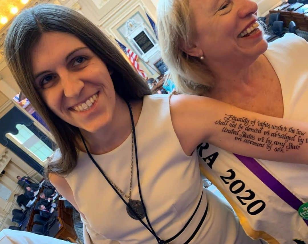 ヒラリー・クリントンさんのインスタグラム写真 - (ヒラリー・クリントンInstagram)「Virginia just became the 38th state to ratify the Equal Rights Amendment—so Delegate Danica Roem got the text tattooed on her arm. It reads: "Equality of rights under the law shall not be denied or abridged by the United States or by any State on account of sex." 💪 ⁣ Photo: Lisa Sales」1月30日 2時15分 - hillaryclinton