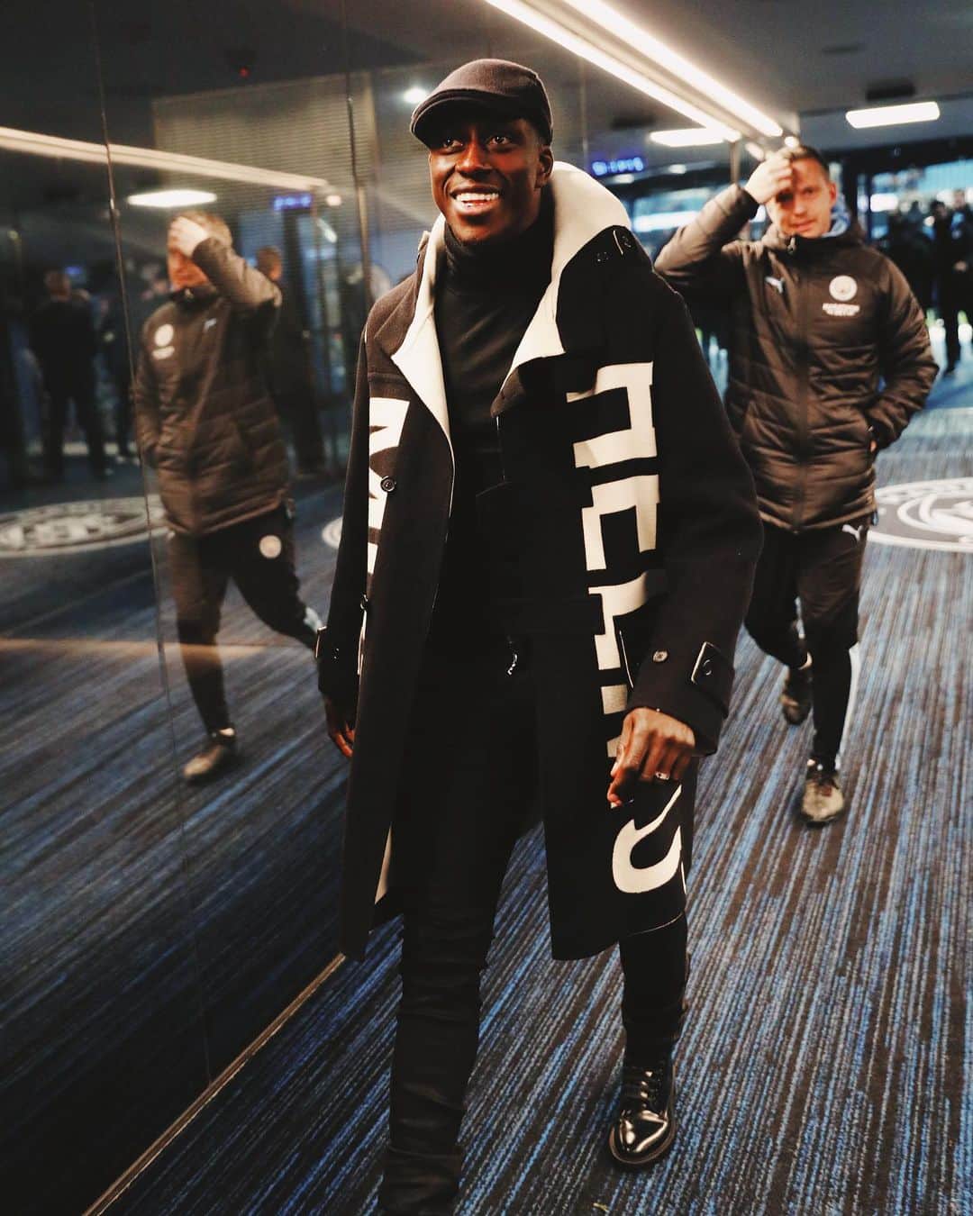 バンジャマン・メンディのインスタグラム：「Mendy Blinders 🎩 on the road to Wembley」