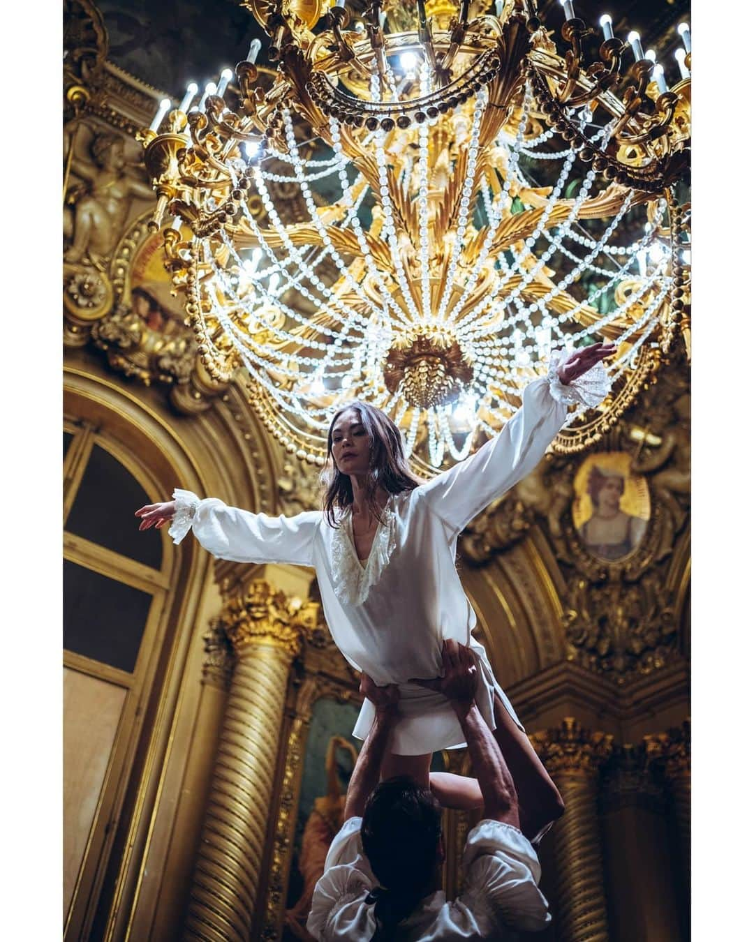 VuTheara Khamさんのインスタグラム写真 - (VuTheara KhamInstagram)「Emblematic Characters and Costumes of @operadeparis (part 2/4) For the 350th anniversary of the Opera, with my artistic director, Antoine Neufmars @a9mars, we has immortalised twelve emblematic costumes from the Paris Opera’s repertoire. Etoiles and operatic soloists have slipped into the skins of their characters 1) 2) @hannah87oneill 3) 4) @humarchand 5) 6) @dorotheegilbert 7) 8) @amandinealbisson 9) 10) @aliceravanand @mathieuganioofficiel」1月30日 3時03分 - vutheara