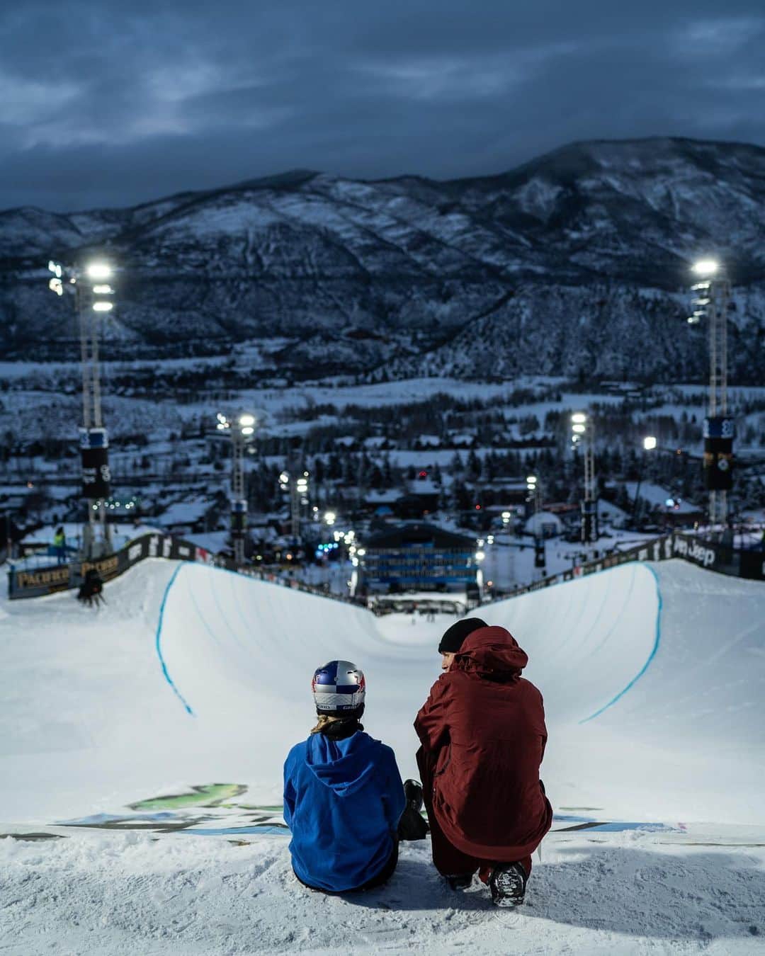 X Gamesさんのインスタグラム写真 - (X GamesInstagram)「@natgeo ❌ #XGames ⠀⠀⠀⠀ Photo by @andy_bardon | @maddie_mastro concentrates before competing in the Women’s Snowboard SuperPipe final at X Games in Aspen. Positive visualization and a few words with her coach, James Jackson, are crucial to preparing for the competition. The 600 foot long SuperPipe boosts riders as high as 11 feet above the lip of a 22 foot high wall. ⠀⠀⠀⠀⠀ Follow along as @sofia_jaramillo5 and @andy_bardon share images today from this year’s X Games on @natgeoadventure & @natgeo.」1月30日 3時19分 - xgames