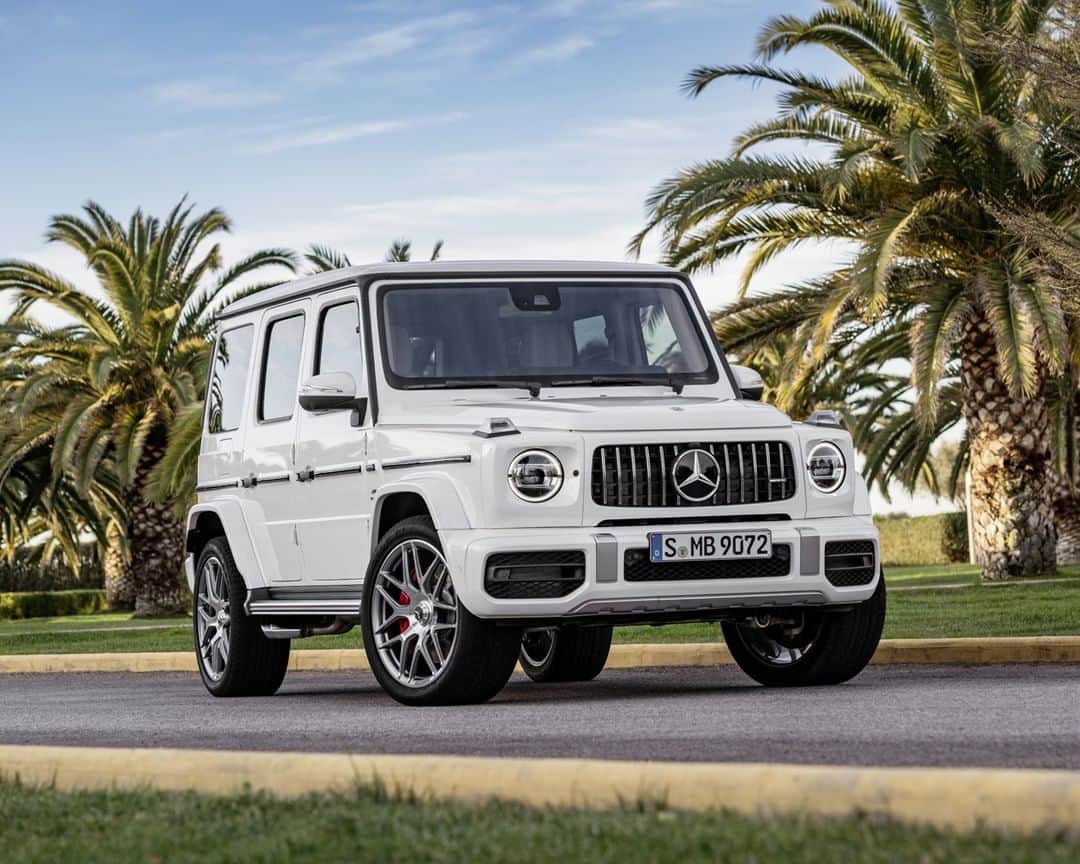 のインスタグラム：「[Kraftstoffverbrauch kombiniert: 13,3–13,1 l/100 km | CO₂-Emissionen kombiniert: 304–299 g/km | mb4.me/DAT-Leitfaden]  Always bold, never average: the Mercedes-AMG G 63. via @mercedesamg  #DrivingPerformance #MercedesAMG #GClass」