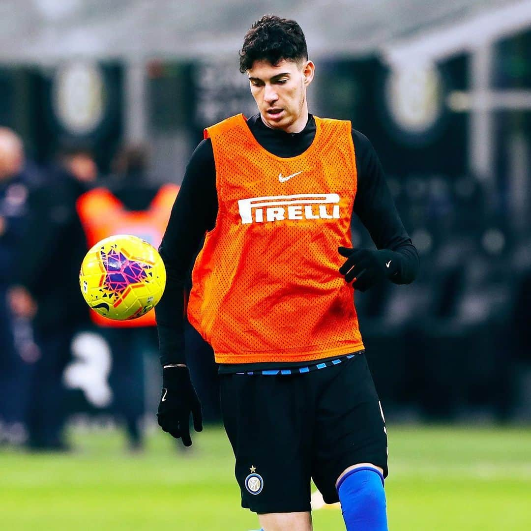 インテルナツィオナーレ・ミラノさんのインスタグラム写真 - (インテルナツィオナーレ・ミラノInstagram)「WARM UP TIME 🔥🏟📸 #InterFiorentina #Inter #ForzaInter #Football #CoppaItalia」1月30日 4時33分 - inter