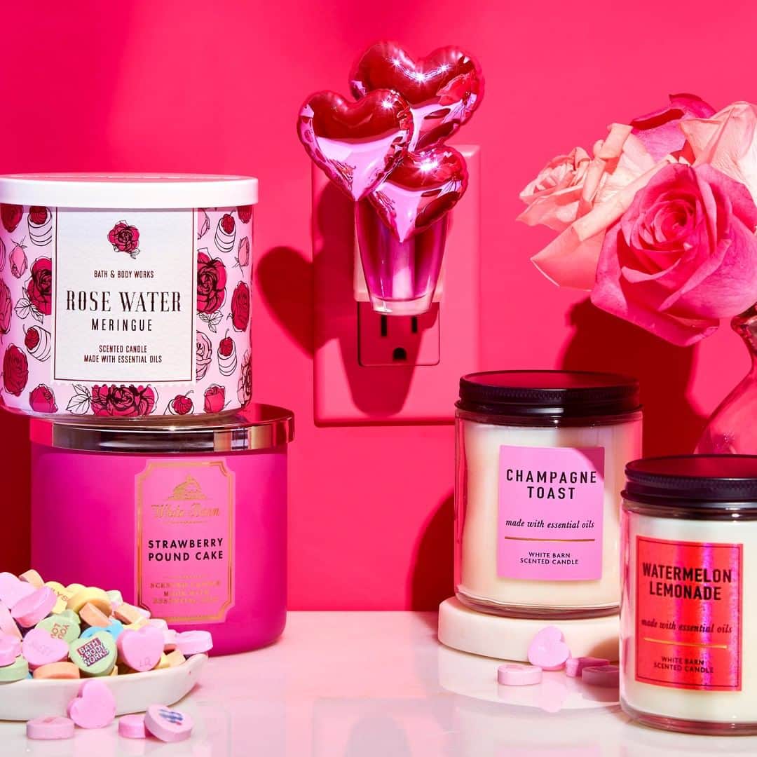 Bath & Body Worksさんのインスタグラム写真 - (Bath & Body WorksInstagram)「💘On Wednesdays we decorate in PINK! 💘 How are you getting your home ready for Valentine’s Day?」1月30日 5時00分 - bathandbodyworks