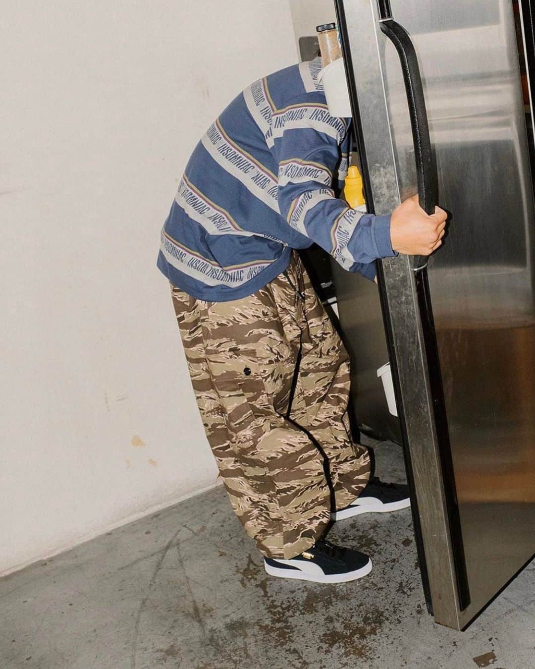 サキャスティックのインスタグラム：「@insomniacltd  Wraps L/S Tee, and Acidic Camo Pant.」