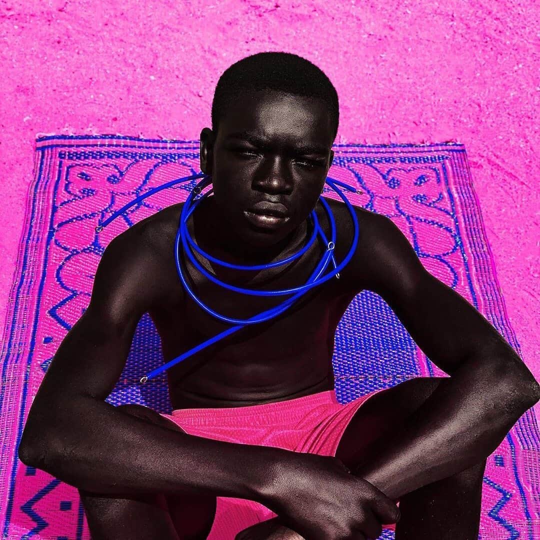 のインスタグラム：「I have always felt that colour is spiritual and has the ability to evoke a lot of powerful emotions. @princejyesi work is the embodiment of this. Check him out .......................…………................................................ #authenticidentity #africanism #Contemporaryart #newcreativeafrica #photography」