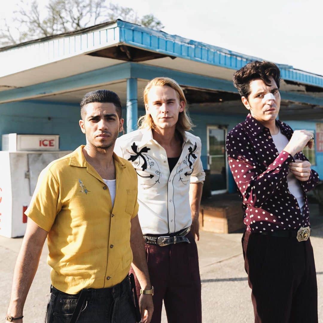 メナ・マスードのインスタグラム：「The 3 River Phoenixes are coming to get you if you haven’t watched @reprisalonhulu yet.」