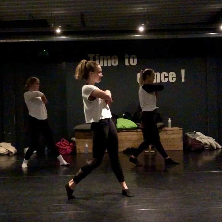 セリーヌ・バン・ガーナーのインスタグラム：「Last minute decision turned out to be the best! Texted @tahneemasela that I wanted to dance and she told me I could come join her class so I drove up to her 🤩 Feeling sore already but worth it!!」