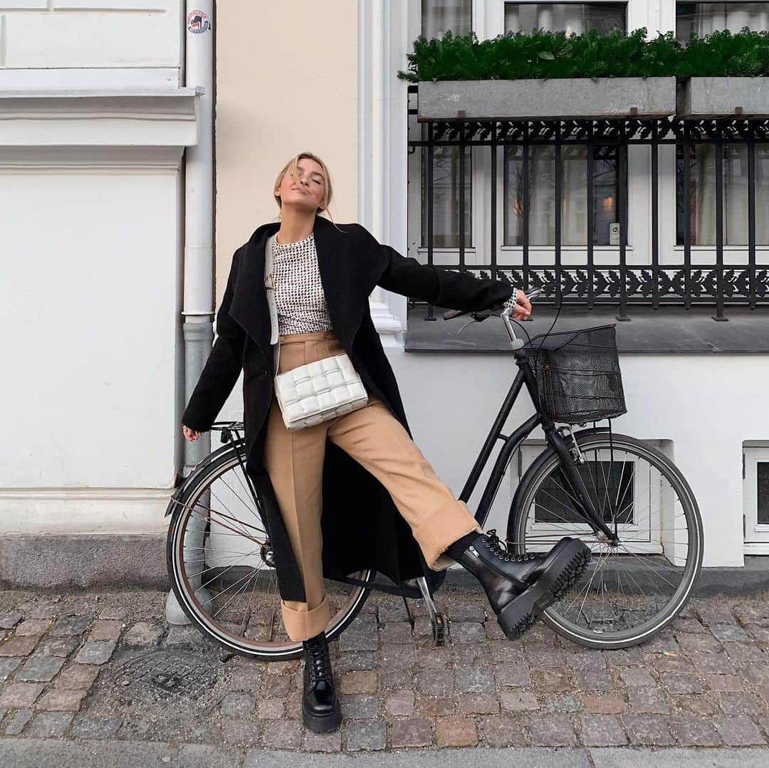 Kelsey Simoneのインスタグラム：「Classic Copenhagen... 🇩🇰 #cphfw」