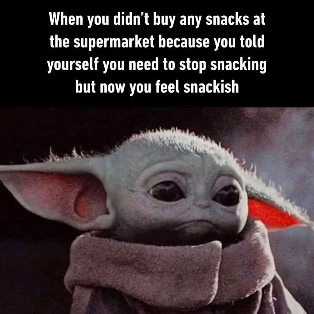 9GAGさんのインスタグラム写真 - (9GAGInstagram)「Time for a snaccident.⠀ #babyyoda #snack #9gag」1月30日 6時00分 - 9gag