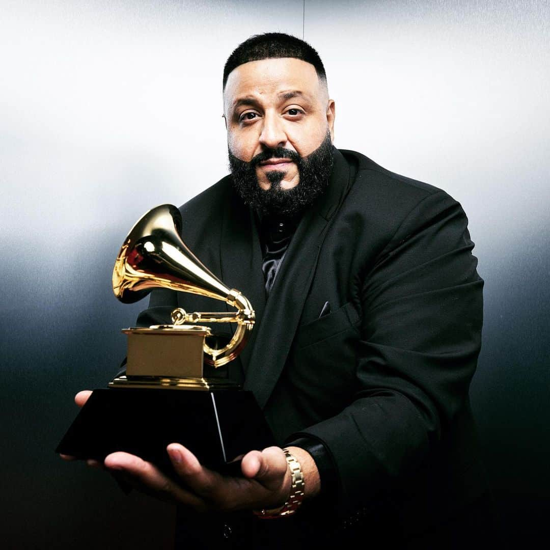 ディディさんのインスタグラム写真 - (ディディInstagram)「There’s a lot of changes that need to be made with the Grammys but that should not take away from all the artists that won this year especially my brother, my friend @djkhaled… I have to congratulate you on winning your first one. I know how hard you worked for this, it was a dream of yours and I’m so proud you were able to accomplish it. With or without this your accomplishments in hip hop cannot be debated. Continue to pursue greatness and keep inspiring us all! Long Live Nipsey Hussle! Love」1月30日 6時10分 - diddy