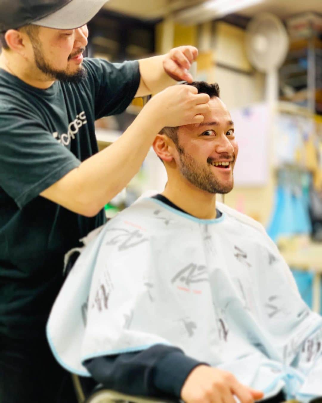 山根和馬さんのインスタグラム写真 - (山根和馬Instagram)「ヘアサロンうえはら💈 鉄板ルーティーンに加えさせて下さい。野沢に来たら→ #ヘアサロンうえはら @chavesunsun #野沢温泉村 #Thanks @compasshouse」1月30日 6時14分 - kazuma_yamane_sp