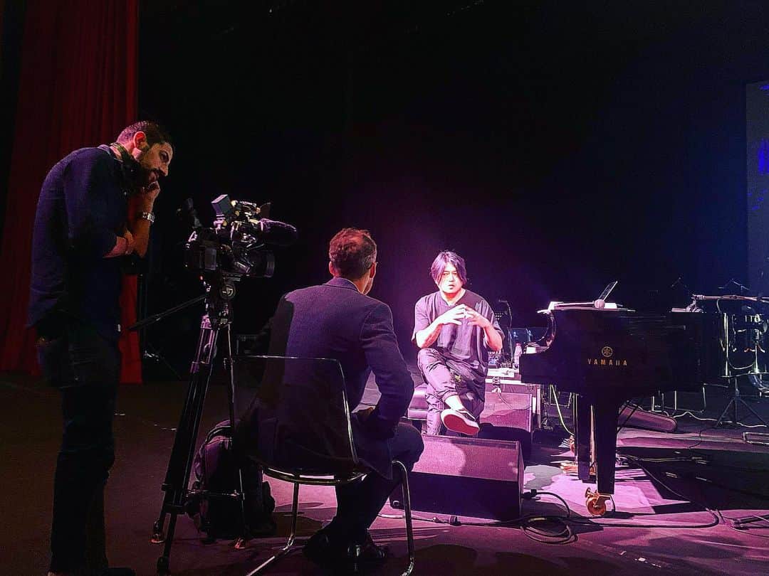 渋谷慶一郎のインスタグラム：「ロイターUAEのTVインタビュー受けました。📺　Interview with Reuters UAE.  #reuter」