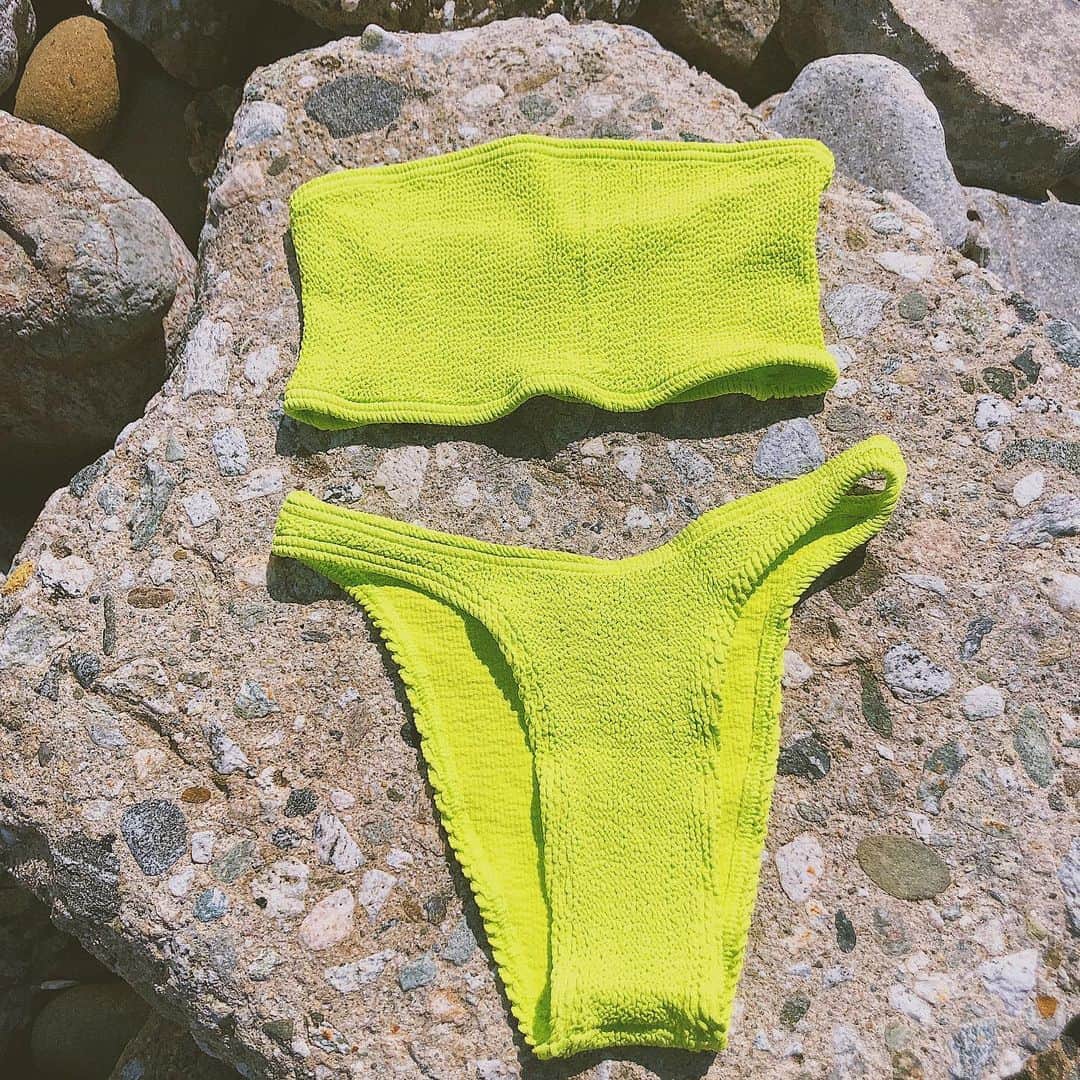 ブルーライフのインスタグラム：「birthday suit 💚」