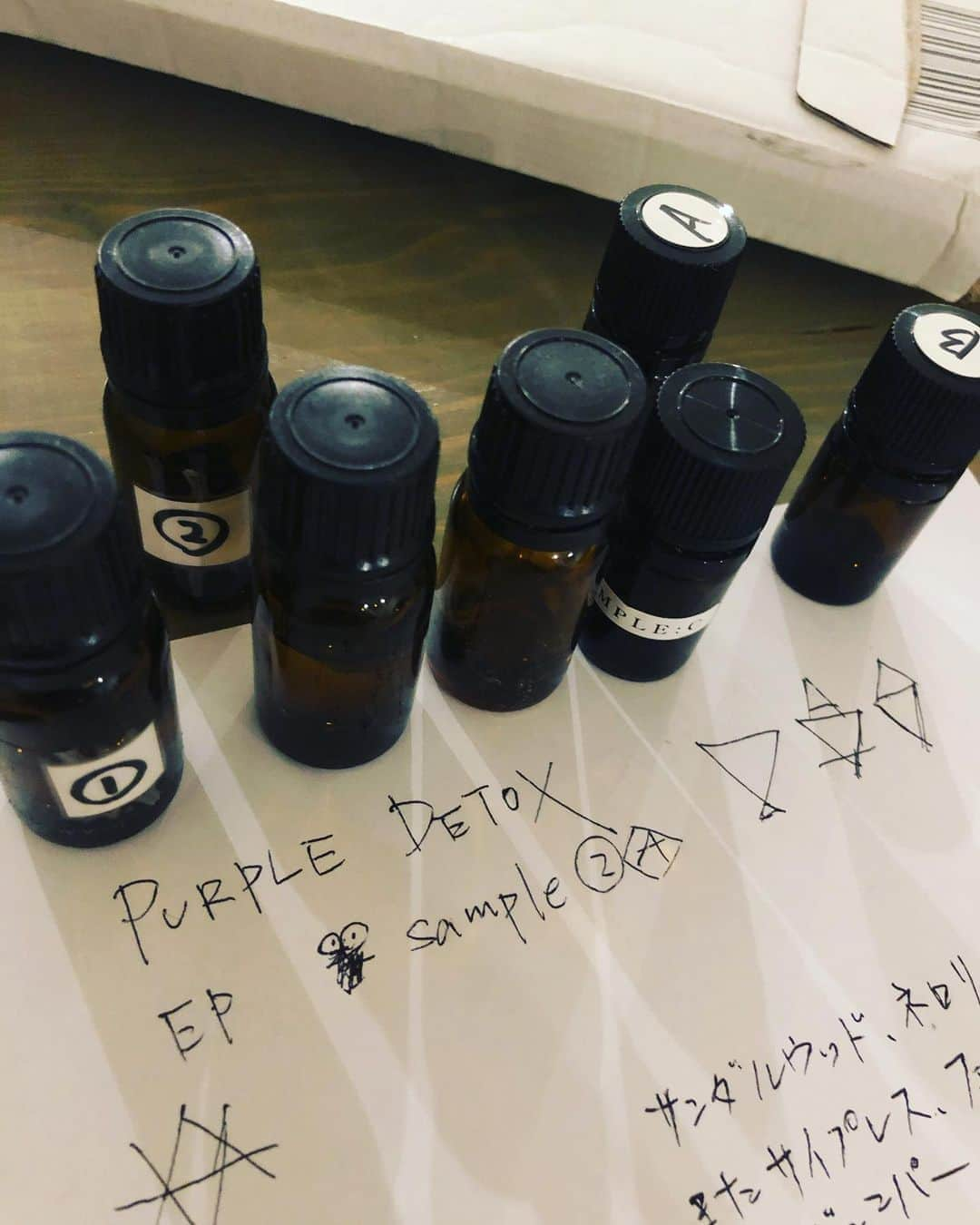 平宮博重さんのインスタグラム写真 - (平宮博重Instagram)「Producing new product now:) #mynotes #epsomsalt #bathsalts #エプソムソルト #バスタイム #パープル」1月30日 16時44分 - hiroshige_narimiya