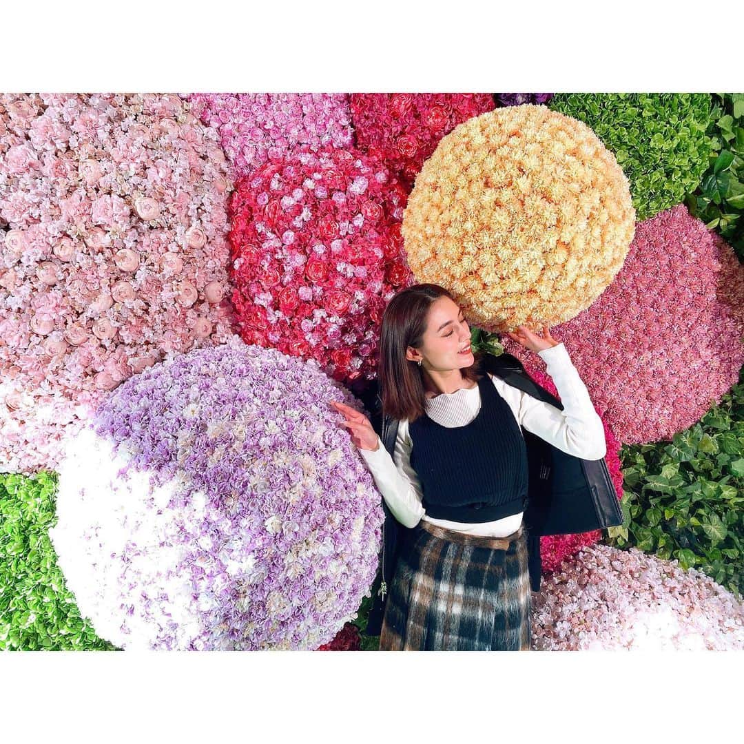 渡辺知夏子さんのインスタグラム写真 - (渡辺知夏子Instagram)「🌸FLOWERS BY NAKED 2020🌸桜🌸 . COREDO室町1 . 日本橋三井ホール . . 1.30thu〜3.1sun . . . 人間感知で絵が動いたり、息を吹きかけると香りがしたり。 ドリンクを置くとお花が咲くテーブル🌼 桜の花びらやシャボン玉も舞ってます🌸 おみくじとかアイス屋さんもあったよ✨ 私飲んだのはレモネード🌸お酒もありました！ 綺麗だし良い香りで癒された🤤 . #flowersbynaked #flowersbynaked2020 #桜　#桜を見る会 #コレド室町 #日本橋三井ホール　 #お花見 #フラワーズバイネイキッド #デジタルアート　#お花見デート」1月30日 16時48分 - chikako_724