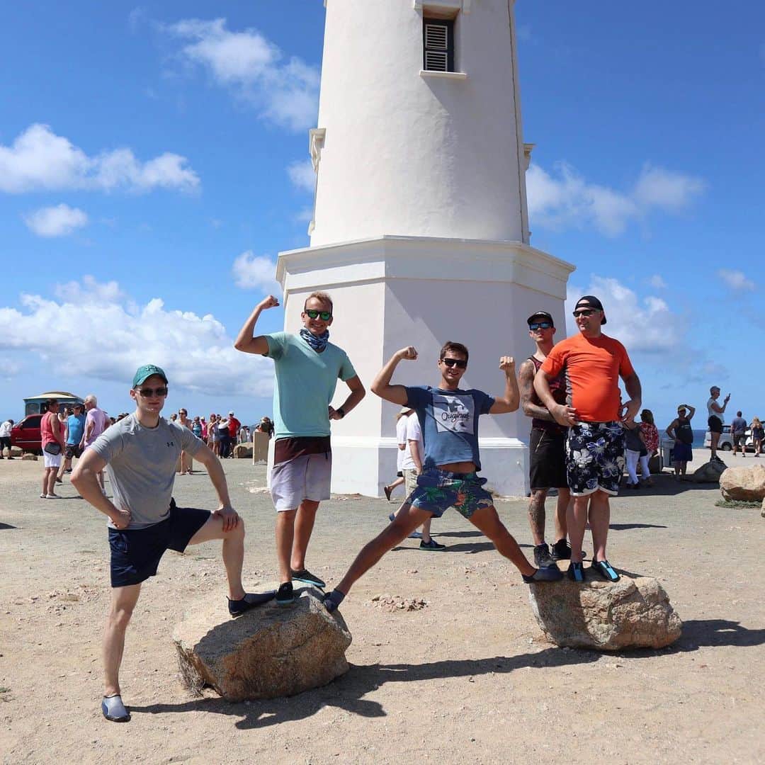 アンドレイ・ロゴジンさんのインスタグラム写真 - (アンドレイ・ロゴジンInstagram)「Epic ATV adventure on my birthday eve with my cast in Aruba! 😎 Thanks guys for getting together, it was so much fun!!! #atv #adventure #aruba #oranjestad」1月30日 8時24分 - andreirogozine