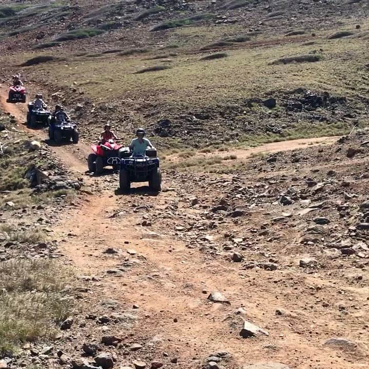 アンドレイ・ロゴジンのインスタグラム：「Epic ATV adventure on my birthday eve with my cast in Aruba! 😎 Thanks guys for getting together, it was so much fun!!! #atv #adventure #aruba #oranjestad」