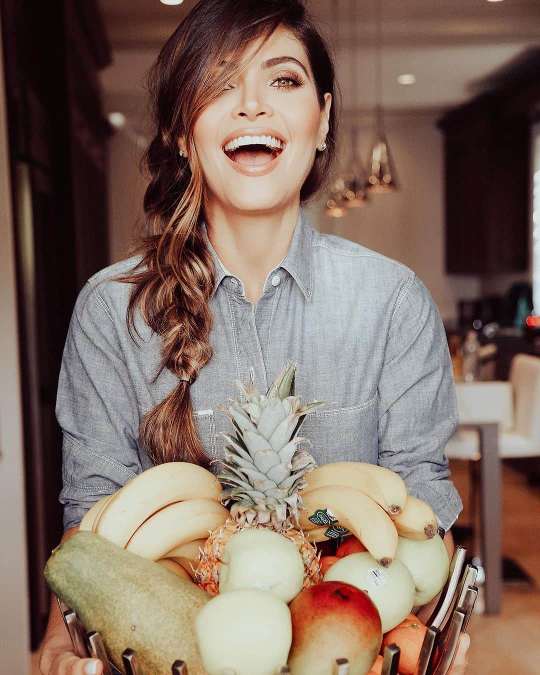 Chiquinquira Delgadoさんのインスタグラム写真 - (Chiquinquira DelgadoInstagram)「Quien más ama las frutas taaaanto como yo?? Podría vivir sólo de frutas 😋 Estuve haciendo mezclas de la mano de mi nutricionista y de allí nació mi primer e-book! Combinaciones saludables y deliciosas!! El link para descargarlo lo encuentras en mi biografía aquí ⬆️ enjoyyy🍎🍋 @kiralife.official 🍃🍃」1月30日 8時27分 - chiqui_delgado