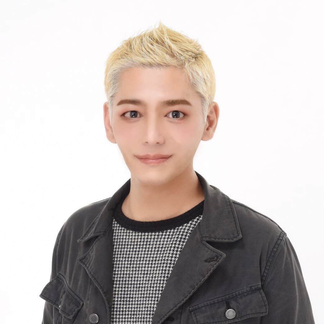 田村淳のインスタグラム：「今日は久しぶりに亮さんと仕事です。  トークライブ楽しみだなぁ 記者会見は緊張するなぁ^_^」