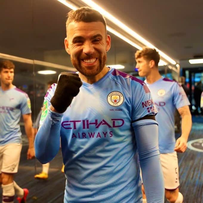 ニコラス・オタメンディさんのインスタグラム写真 - (ニコラス・オタメンディInstagram)「See you soon Wembley 😁💪🏻👊🏻 @mancity #manchestercity #carabaocup #wembley」1月30日 8時34分 - nicolasotamendi30