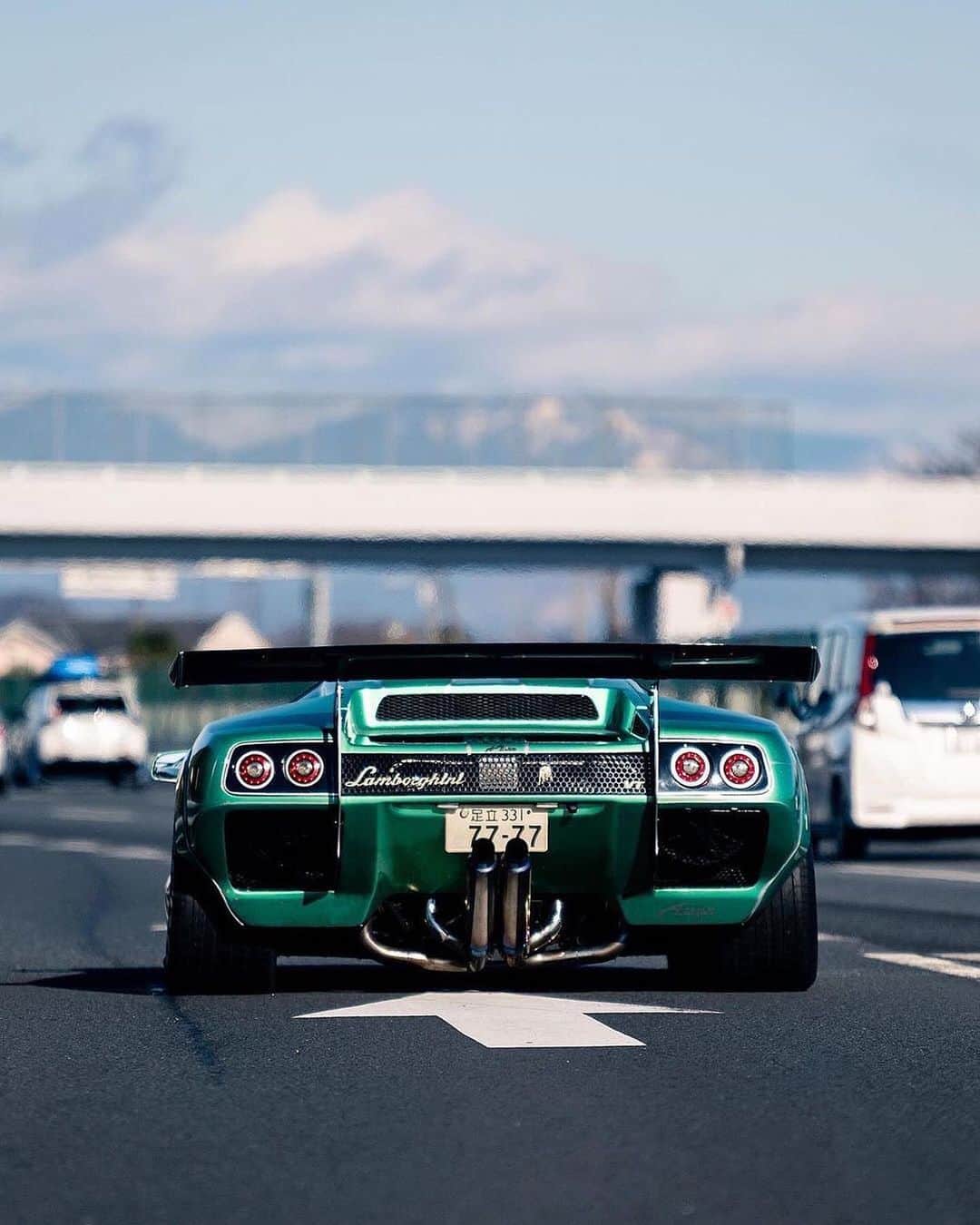 CarsWithoutLimitsさんのインスタグラム写真 - (CarsWithoutLimitsInstagram)「Wild Diablo VT  Photo @alexbabington  #carswithoutlimits #diablovt」1月30日 8時57分 - carswithoutlimits