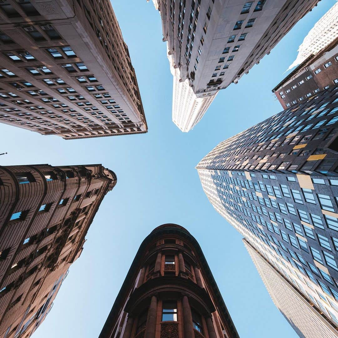 Uberさんのインスタグラム写真 - (UberInstagram)「The next time you step out of your ride in Manhattan’s Financial District — look up 👀.⁣ ⁣ 📸 @kevinwonka」1月30日 8時56分 - uber