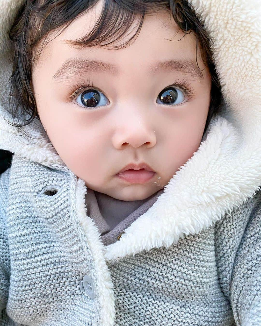 Ayaさんのインスタグラム写真 - (AyaInstagram)「私にまつ毛を分けて下さい息子よ👶🏻🙏🏻笑 髪の毛が伸びてきて最近女の子に 間違えられるよ🤫💕 . .  #0歳#生後5ヶ月#男の子ベビー#男の子コーデ  #赤ちゃんのいる生活#今日のけいぴ#まつ毛cカール」1月30日 9時54分 - aya__fit