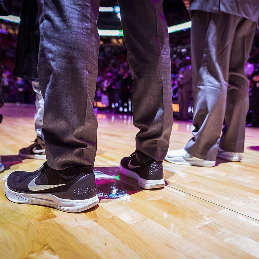 Miami HEATさんのインスタグラム写真 - (Miami HEATInstagram)「On Tuesday night, our coaching staff decided to wear something different on their feet. ➡️ #MambaForever 💛💜」1月30日 10時05分 - miamiheat