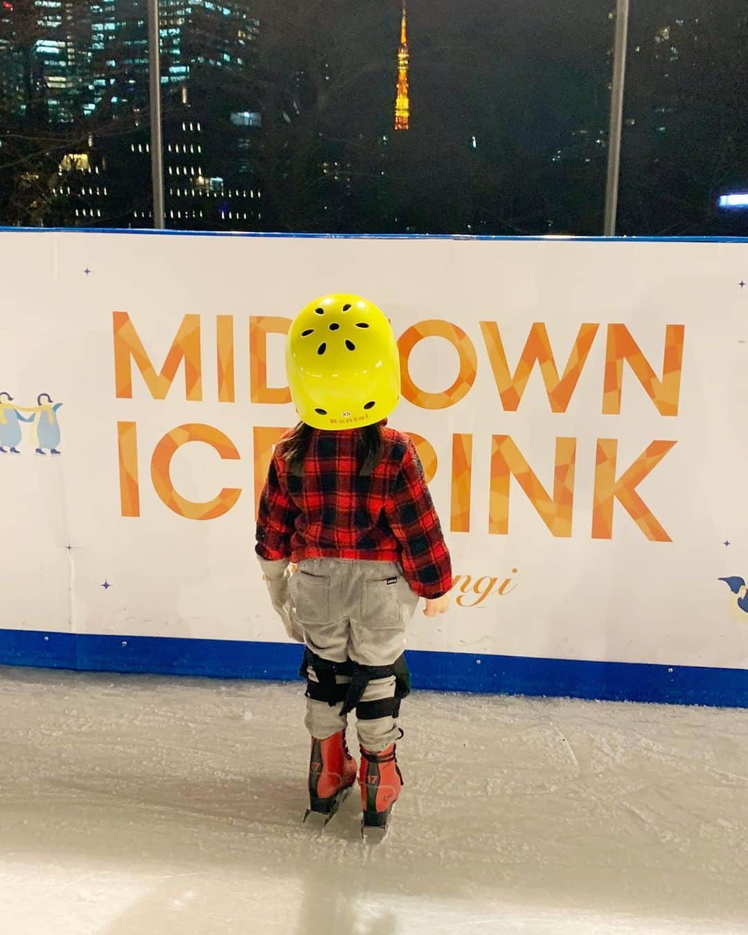 吉瀬美智子さんのインスタグラム写真 - (吉瀬美智子Instagram)「昨日は 公園に行ってアイススケートへ！」1月30日 10時16分 - michikokichise