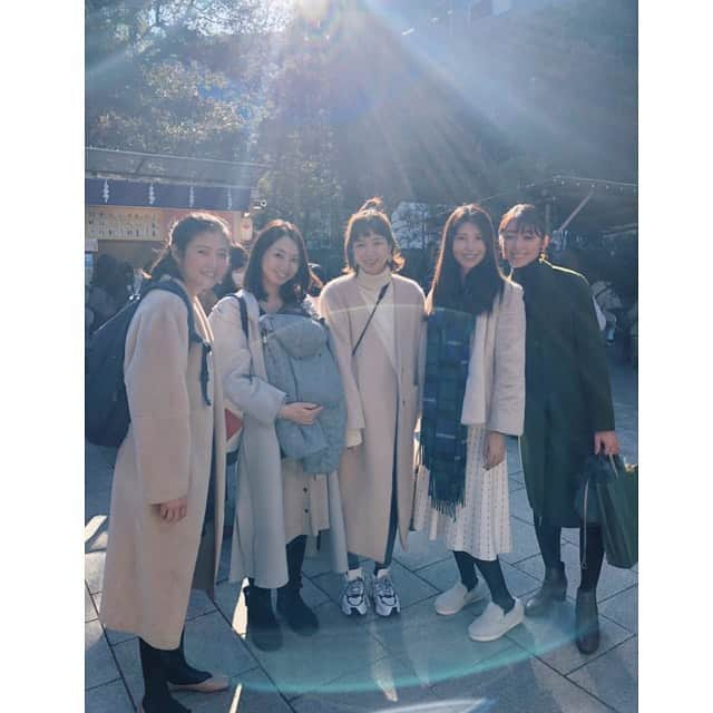 森木美和さんのインスタグラム写真 - (森木美和Instagram)「よく晴れた一日でした☀️﻿ ﻿ 季節外れのポカポカ陽気😌﻿ ﻿ 神楽坂でランチ会♫﻿ @10mo.f の👶ちゃんに初対面してきました💕﻿ ﻿ 元気で可愛い過ぎるひまちゃん👶❤️﻿ しっかり者のママになった智ちゃん☺️﻿ 皆んな待ち望んでたよ✨ほんとに良かったね☺️💓﻿ ﻿ 帰りにお参りした#東京大神宮 では暖かな光が皆んなを包んでくれました☺️🙏✨﻿ ﻿ あぁー幸せだなぁー💕💕﻿ ﻿ #神楽坂#神楽坂ランチ#個室#割烹加賀 #女子会 #東京大神宮#参拝日和 #八角形の光 #ひだまり」1月30日 10時11分 - miwamoriki