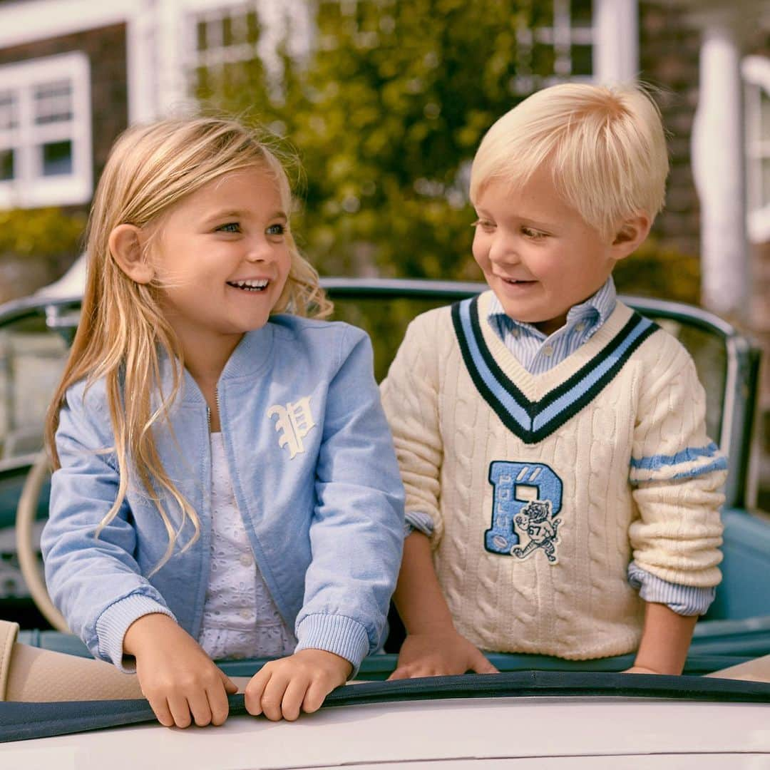 Polo Ralph Laurenさんのインスタグラム写真 - (Polo Ralph LaurenInstagram)「Retro graphics revisited.  Refresh your little one’s wardrobe with vintage athletic graphics and a crisp palette.  Explore our kid's collection via link in bio.  #PoloRalphLauren #RLKids」1月30日 10時26分 - poloralphlauren