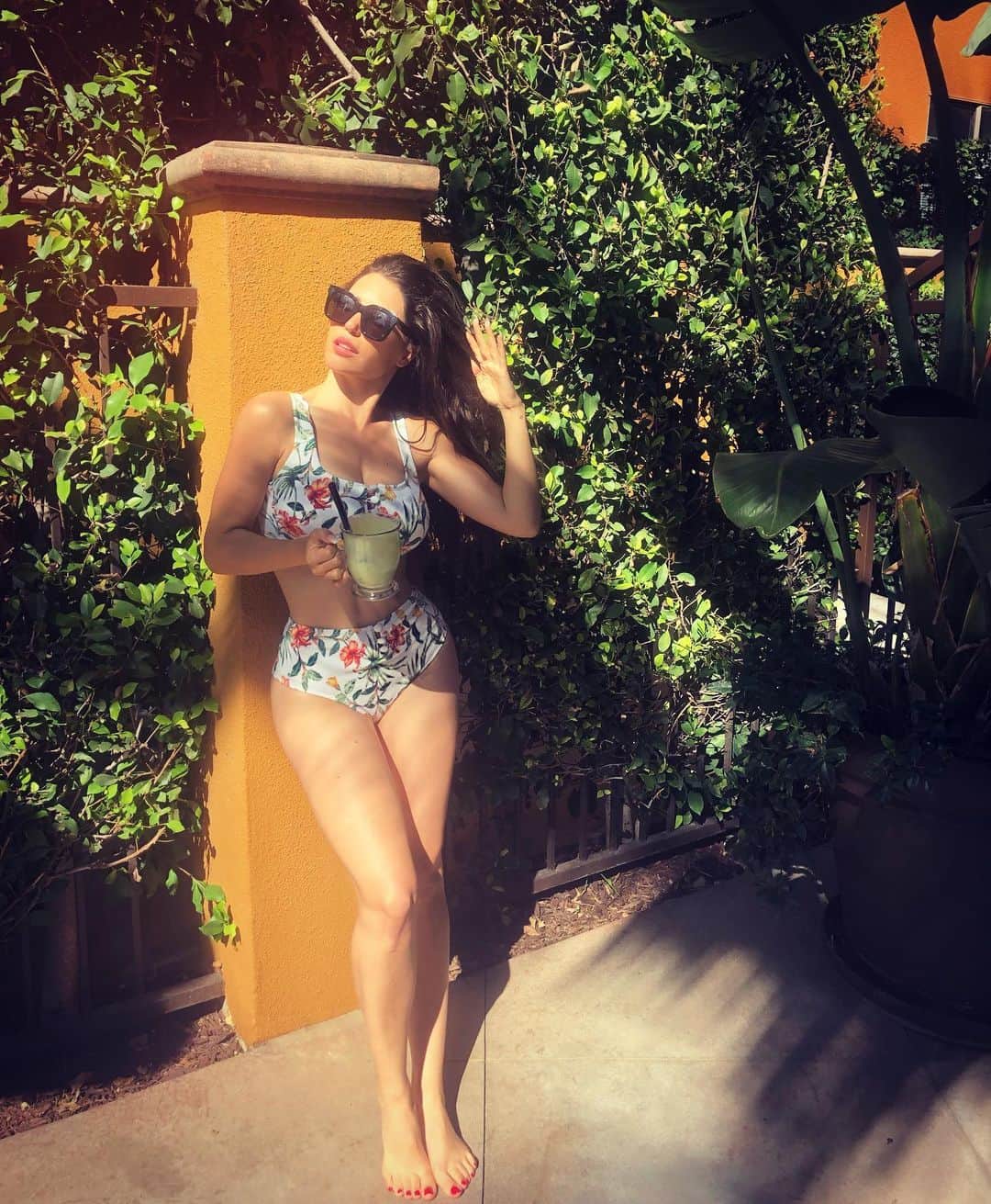 ヨランテ・ヴァン・カスベルヘンのインスタグラム：「🌸☀️🥑」