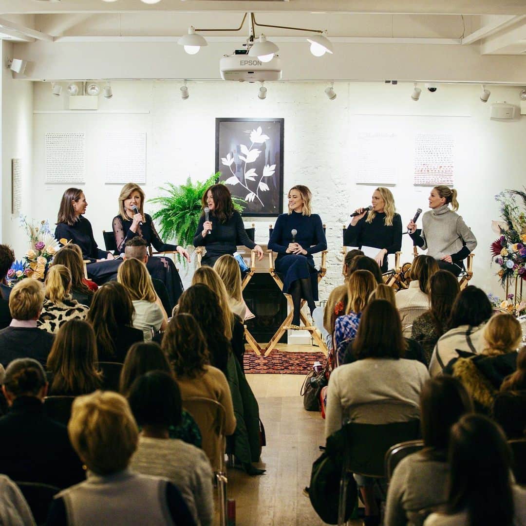 lululemonさんのインスタグラム写真 - (lululemonInstagram)「So much power on one panel. We gathered a group of inspirational female leaders and bold thinkers to discuss the impact that mindfulness has had on their lives in celebration of our collaboration with @getthemirror. Spoiler alert—it’s been a gamechanger for each and every one of them.」1月30日 10時49分 - lululemon