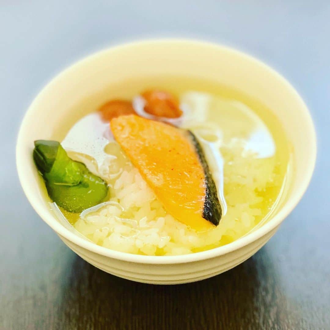 松尾貴史さんのインスタグラム写真 - (松尾貴史Instagram)「ホテルのバイキングで、サラダとミニミニカレーとミニ茶漬け。」1月30日 11時54分 - kitsch.matsuo